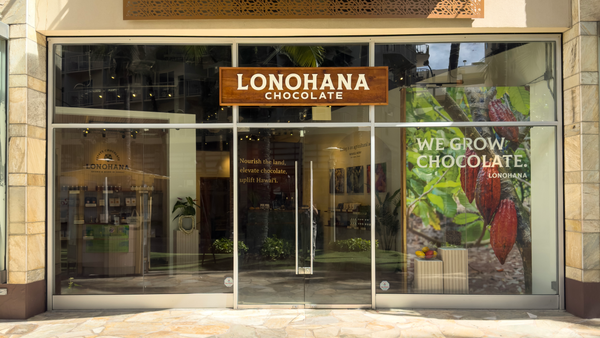Lonohana Enters Waikīkī